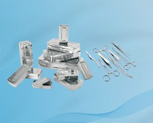 Caja quirúrgica completa con bisturí y pinzas